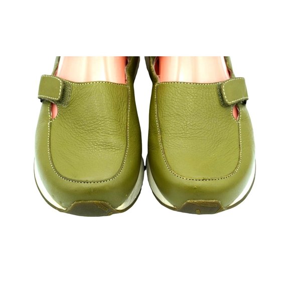 Simple Shoes Womens Sandals Size 7.5 Green Pebbled Leather Hook Loop Closures - Picture 2 of 12